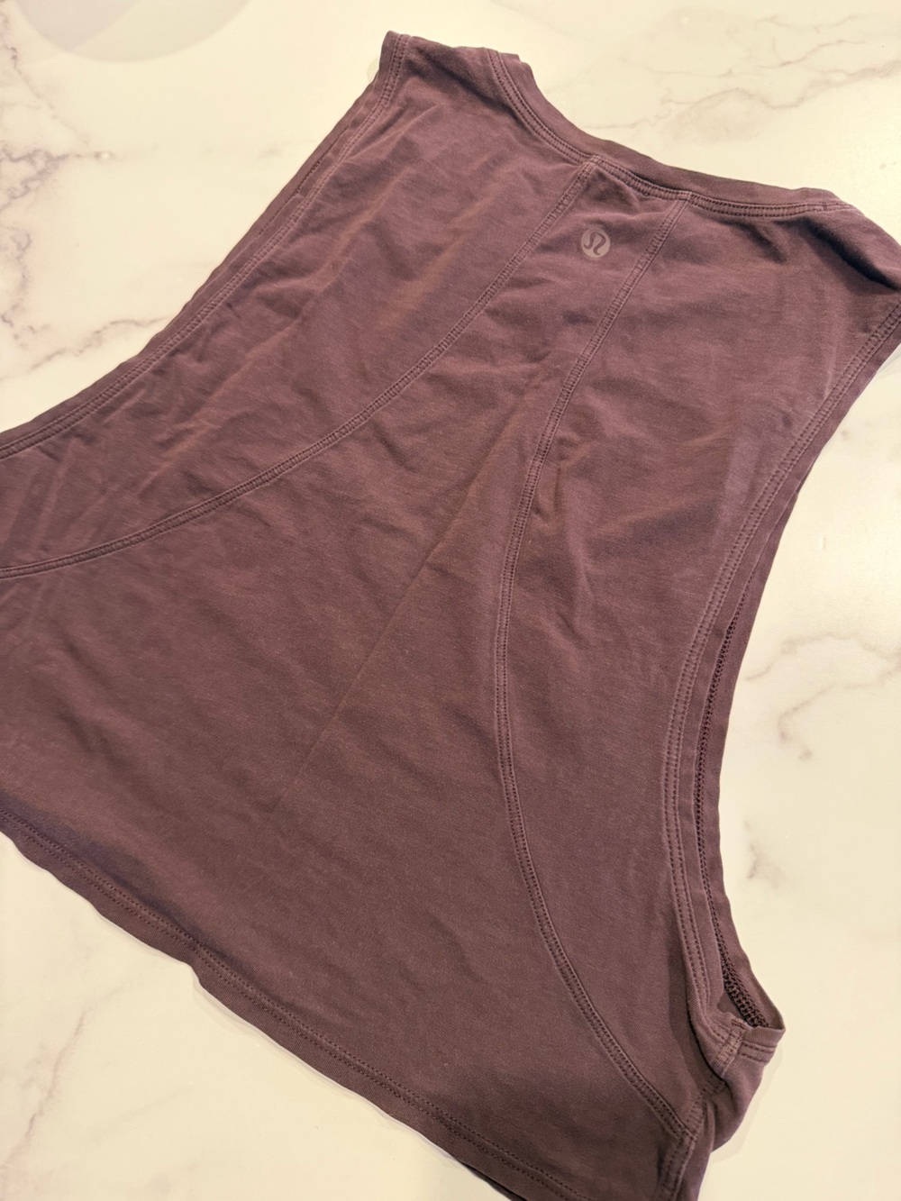 Lululemon cropped tank burgundy - Picture 2 of 3